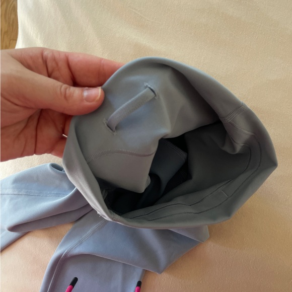 Lulemon Wunder Train High-Rise Tight 25" - Lt. Blue - Size 0 - Picture 6 of 7